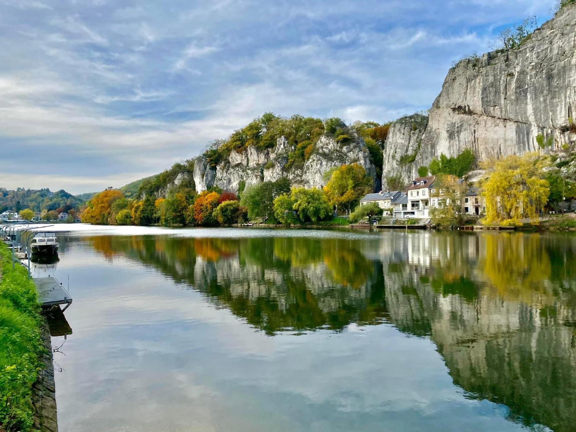Willa Pieds Dans L'Eau Private Wellness Bordure De Meuse Lustin Zewnętrze zdjęcie