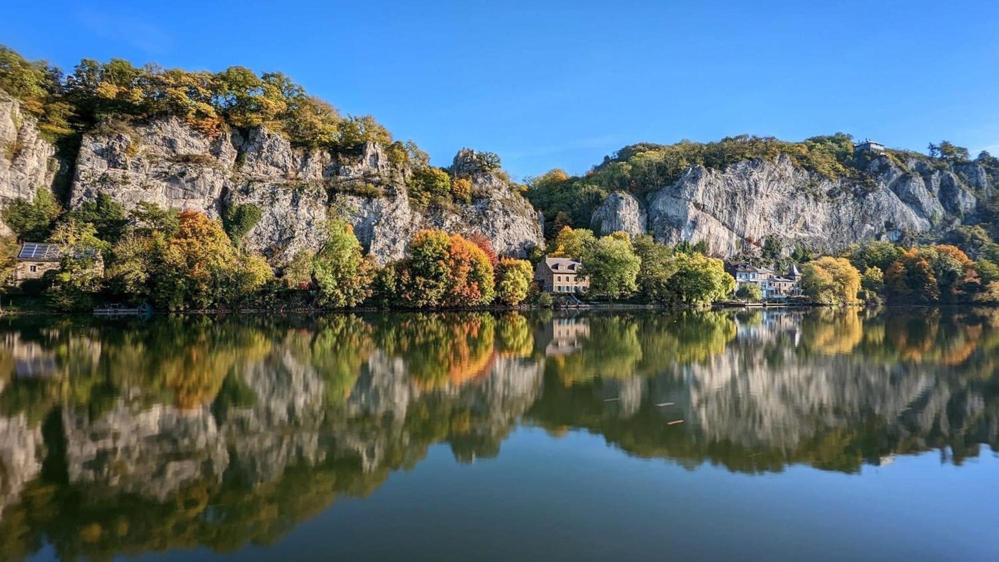 Willa Pieds Dans L'Eau Private Wellness Bordure De Meuse Lustin Zewnętrze zdjęcie