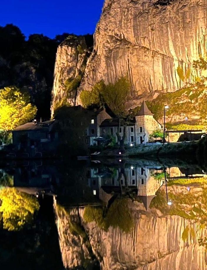 Willa Pieds Dans L'Eau Private Wellness Bordure De Meuse Lustin Zewnętrze zdjęcie